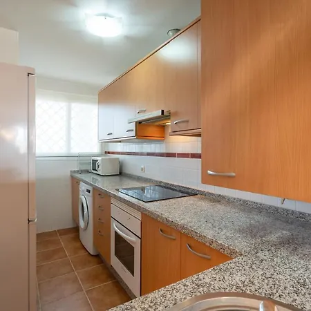 Apartment 6 Penthouse Close To The & Tenniscourt *