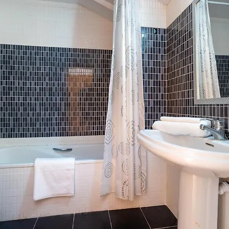 6 Penthouse Close To The & Tenniscourt * Manilva