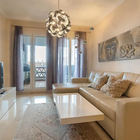 Apartment 6 Penthouse Close To The & Tenniscourt *