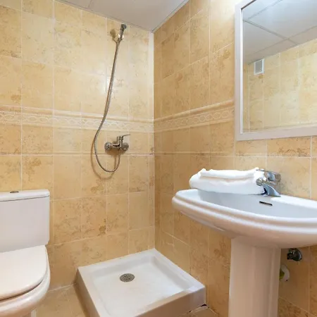 6 Penthouse Close To The & Tenniscourt *